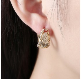 Embossed Romantic Style Earring Earclip